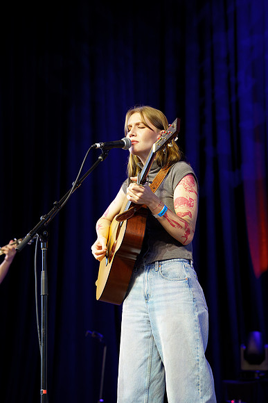 DSC01779-rawdenoise-sharpen-face