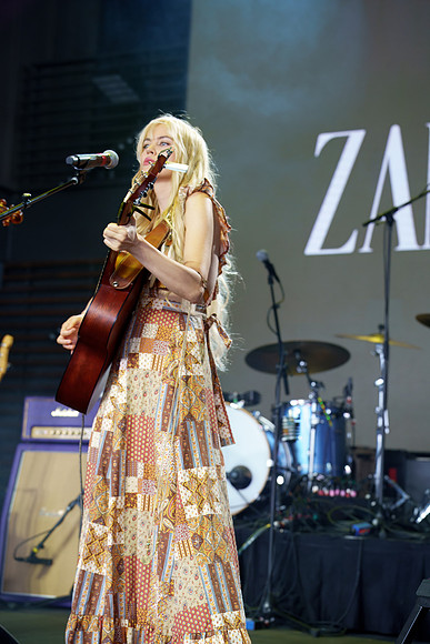 DSC00158-topaz-rawdenoise-sharpen-face
