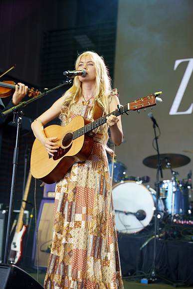 DSC00160-topaz-rawdenoise-sharpen-face