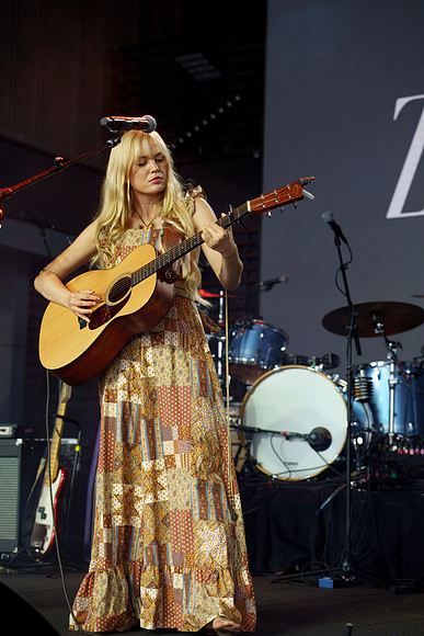 DSC00447-topaz-rawdenoise-sharpen-face