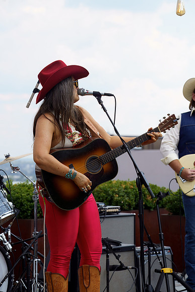 DSC04204texasmusicoffice-rawdenoise-sharpen