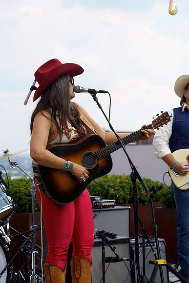 DSC04205texasmusicoffice-rawdenoise-sharpen
