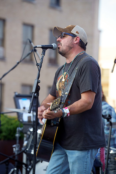 DSC06494wte-rawdenoise-sharpen-face