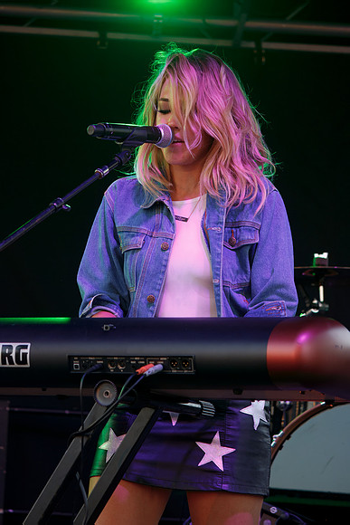 IMG_0442platten-rawdenoise-sharpen-face