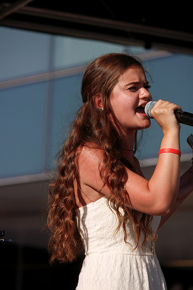 IMG_0045IdolsTysonsPlaza-rawdenoise-sharpen