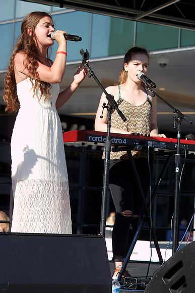 IMG_0049IdolsTysonsPlaza-rawdenoise-sharpen-face