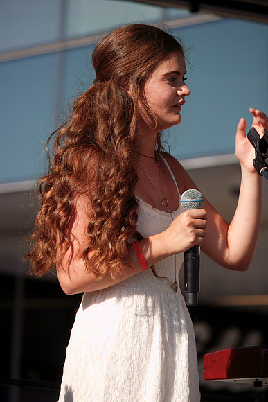 IMG_0054IdolsTysonsPlaza-rawdenoise-sharpen-face