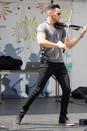 SON09373