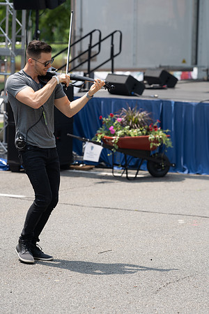 SON09451