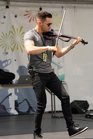 SON09473