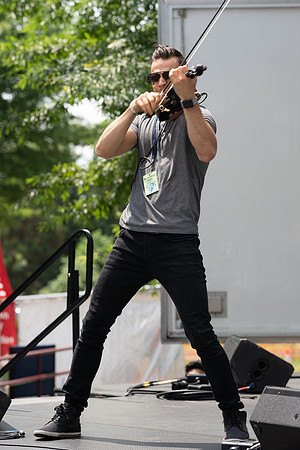 SON09188