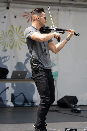 SON09382