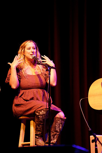 Nashville showDSC04957-rawdenoise-sharpen-face