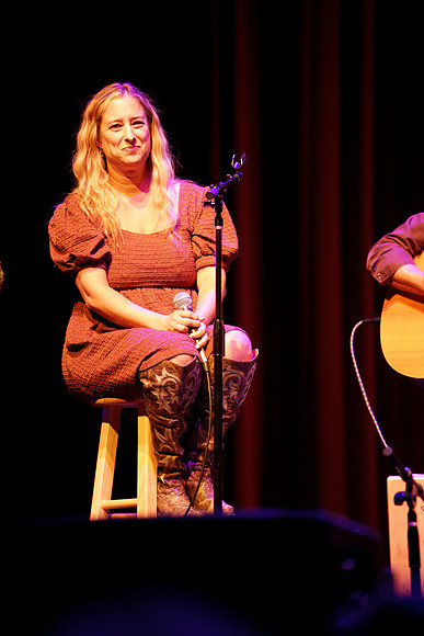 Nashville showDSC04964-rawdenoise-sharpen-face