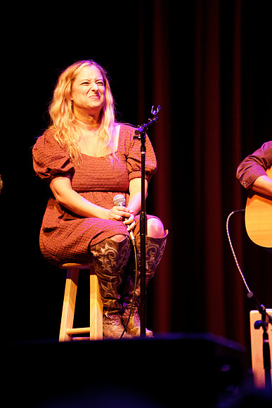 Nashville showDSC04965-rawdenoise-sharpen-face