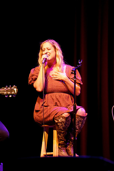 Nashville showDSC04971-rawdenoise-sharpen-face