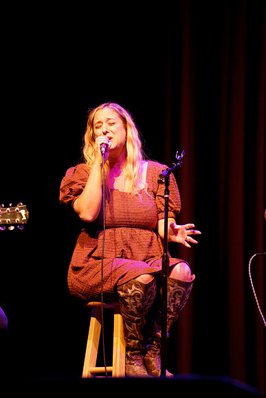Nashville showDSC04975-rawdenoise-sharpen-face