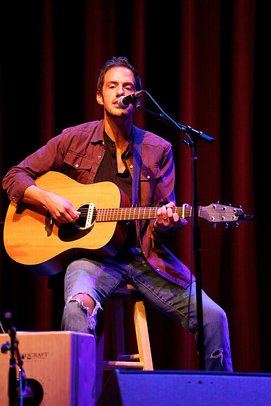 Nashville showDSC06171-rawdenoise-face