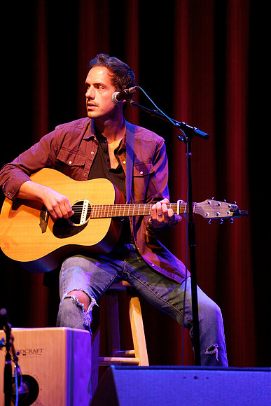 Nashville showDSC06178-rawdenoise-face