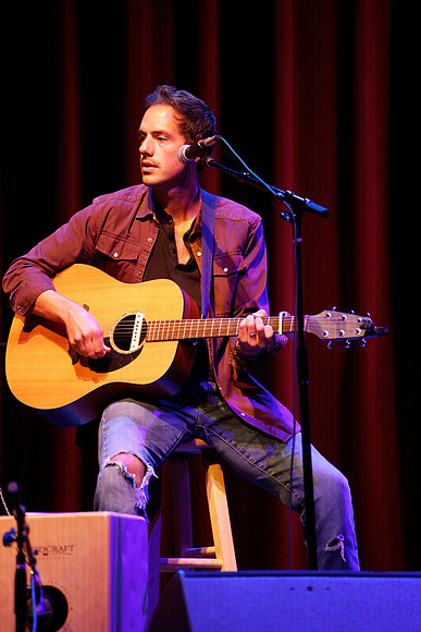 Nashville showDSC06180-rawdenoise-face
