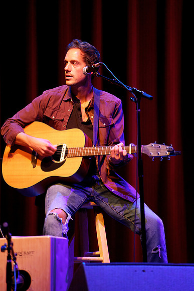 Nashville showDSC06179-rawdenoise-face