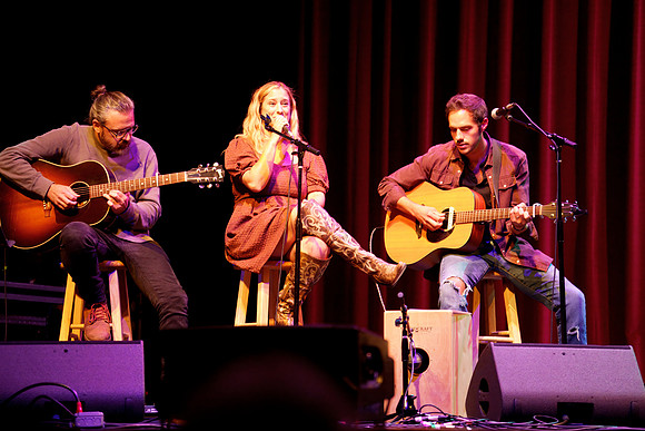 Nashville showDSC06660-rawdenoise-face