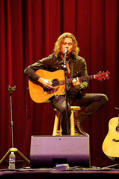 Nashville showDSC06887-rawdenoise-face