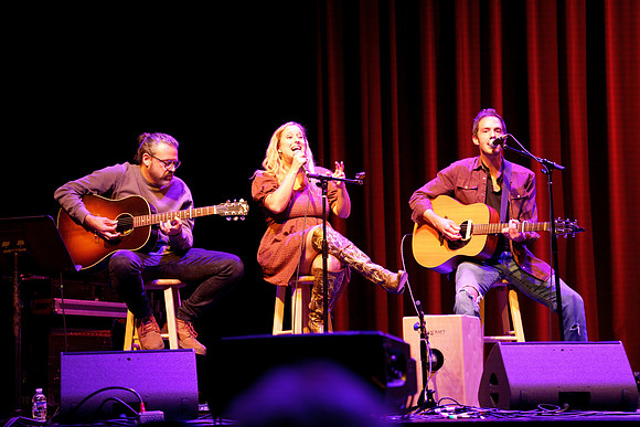 Nashville showDSC07095-rawdenoise-face