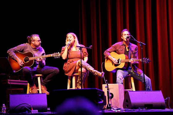 Nashville showDSC07110-rawdenoise-face