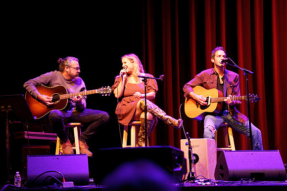 Nashville showDSC07113-rawdenoise-face