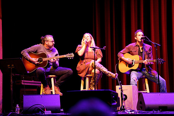Nashville showDSC07114-rawdenoise-face