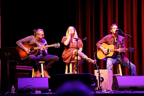 Nashville showDSC07115-rawdenoise-face