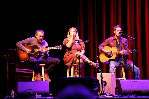 Nashville showDSC07121-rawdenoise-face