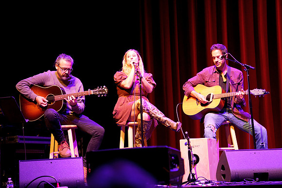 Nashville showDSC07193-rawdenoise-face