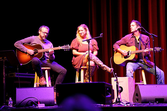 Nashville showDSC07198-rawdenoise-face