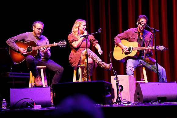Nashville showDSC07208-rawdenoise-face