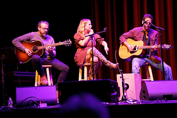 Nashville showDSC07210-rawdenoise-face