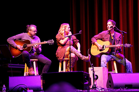 Nashville showDSC07212-rawdenoise-face