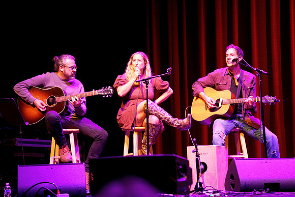 Nashville showDSC07214-rawdenoise-face