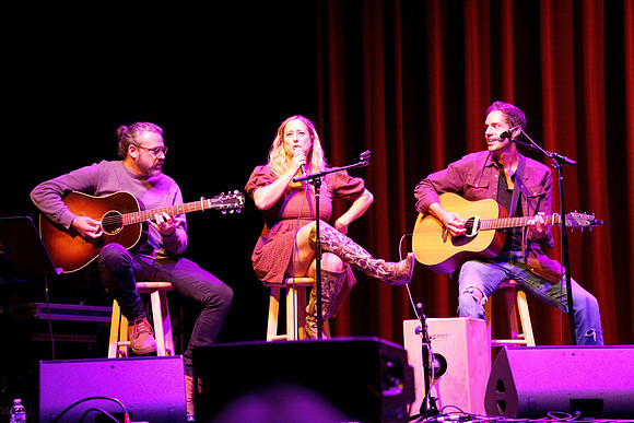 Nashville showDSC07213-rawdenoise-face