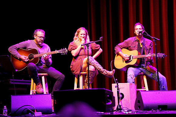 Nashville showDSC07216-rawdenoise-face