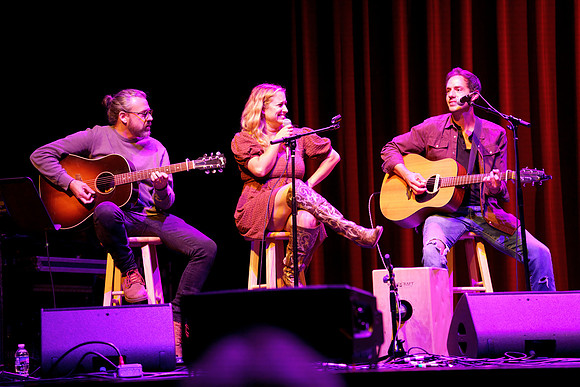 Nashville showDSC07219-rawdenoise-face