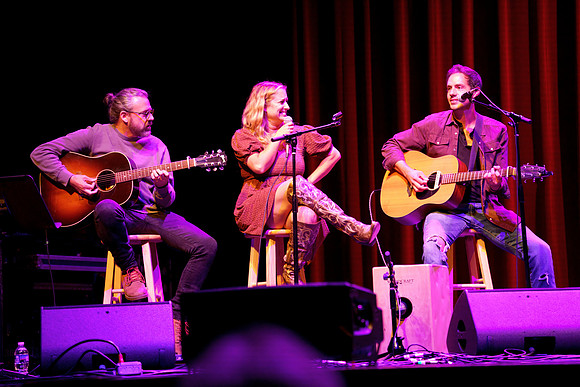 Nashville showDSC07220-rawdenoise-face