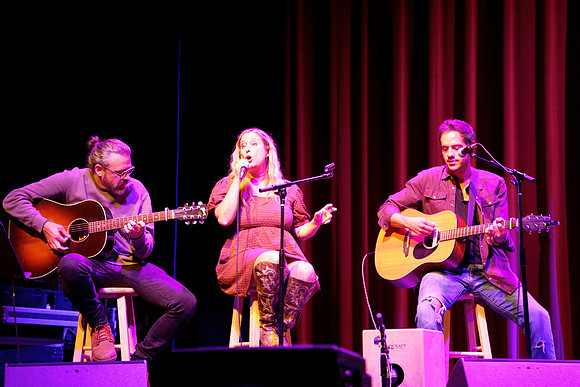 Nashville showDSC07399-rawdenoise-face