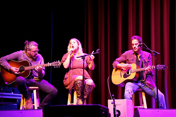 Nashville showDSC07400-rawdenoise-face