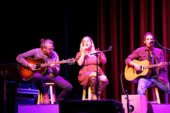 Nashville showDSC07401-rawdenoise-face