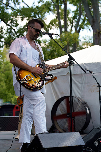 MusCnrDSC06042-rawdenoise-2
