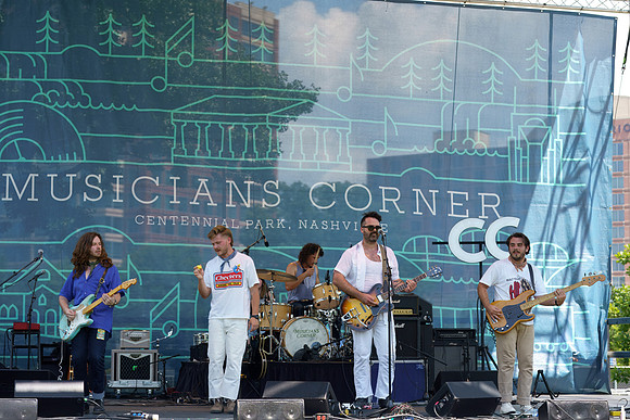 MusCnrDSC06076-rawdenoise-2