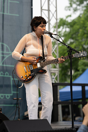 SON09537