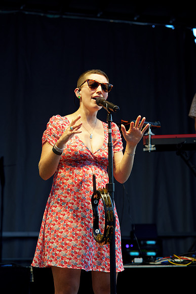 shaedDSC00388-rawdenoise-sharpen-face